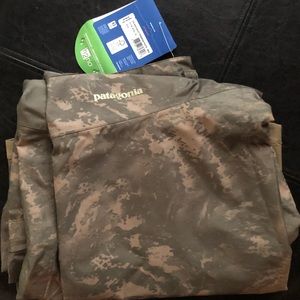 Patagonia XL Freeride Snowpants - Camo - NWT